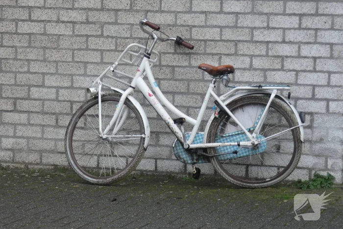 Fietser gewond na ongeval op rotonde