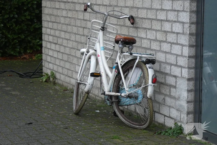 Fietser gewond na ongeval op rotonde