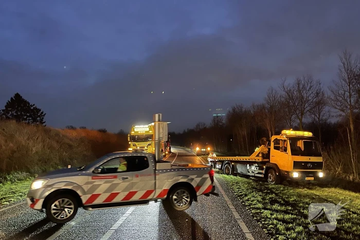 Berger wijkt uit en raakt van de weg
