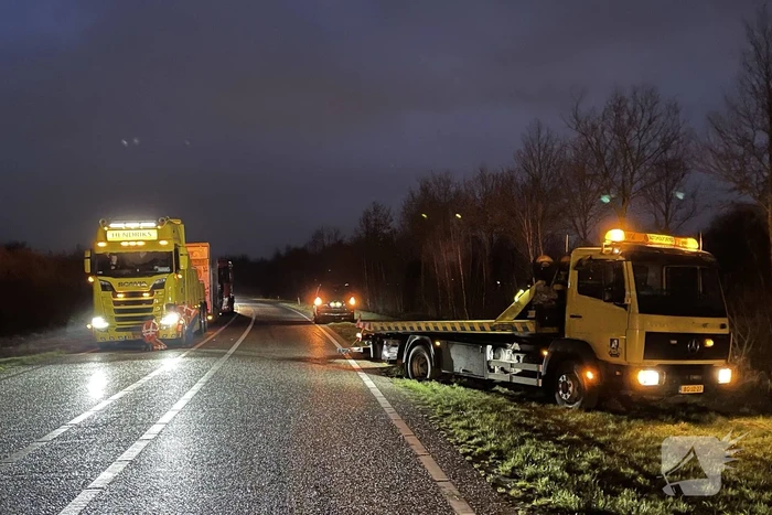 Berger wijkt uit en raakt van de weg