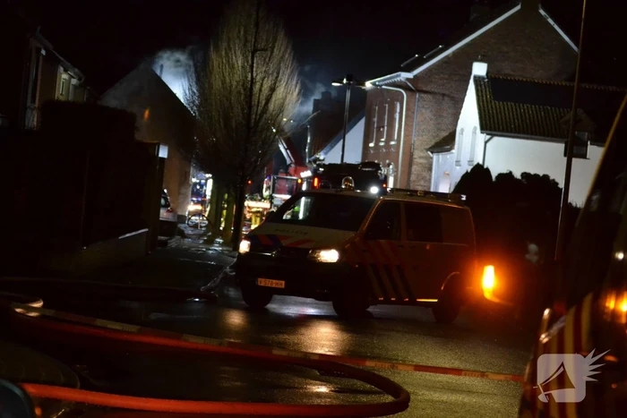 Uitslaande brand in woonboerderij