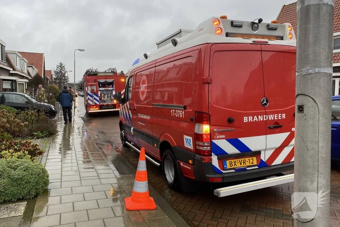 Brandweer doet onderzoek naar benzinelucht
