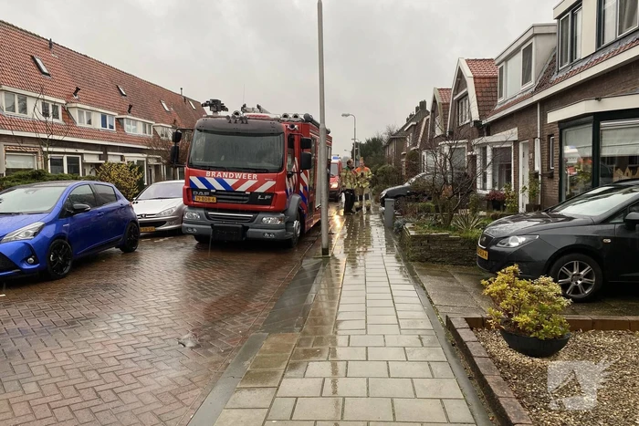 Brandweer doet onderzoek naar benzinelucht