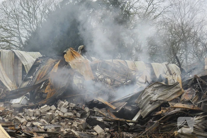Enorme schade na grote brand in loods