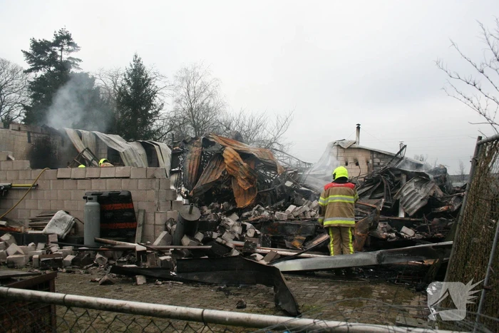 Enorme schade na grote brand in loods