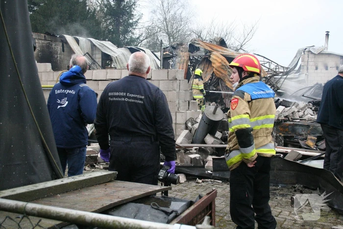 Enorme schade na grote brand in loods