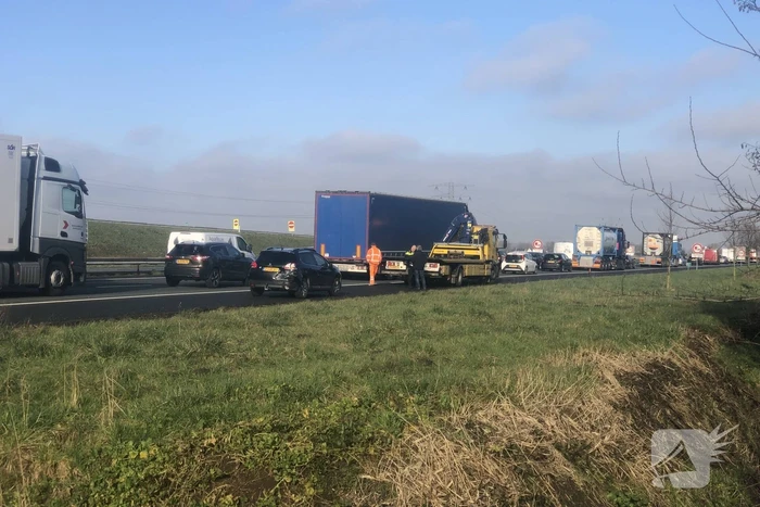 Meerdere voertuigen betrokken bij ongeval op snelweg