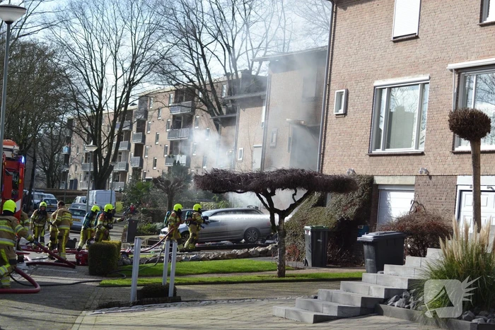 Uitslaande brand in woning na explosie