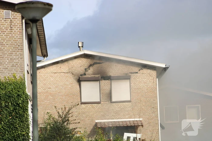 Uitslaande brand in woning na explosie