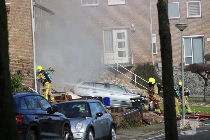 Uitslaande brand in woning na explosie