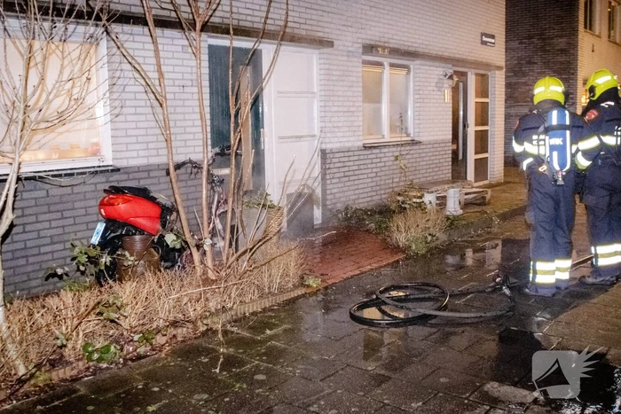 Scooter in brand gestoken