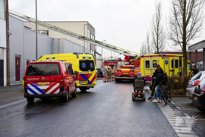 Drie gewonden bij brand op dak banketbakkerij Uljee