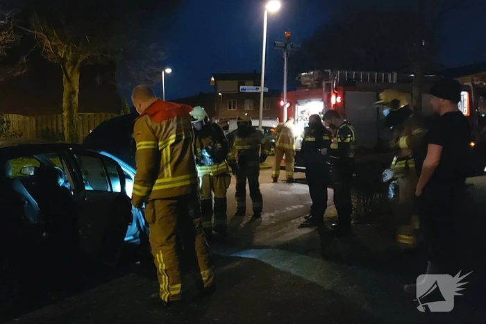 Brand onder motorkap tijdens rijden