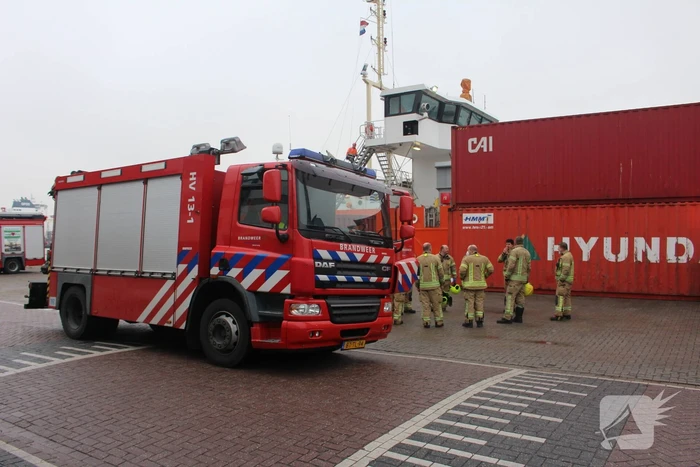 Persoon ernstig gewond na val in ruim van schip