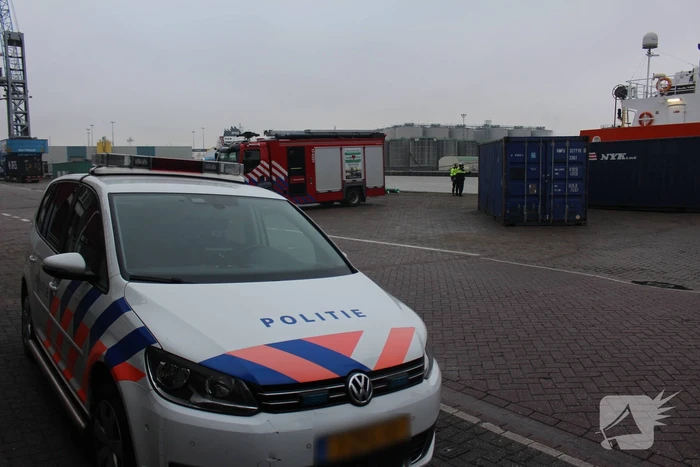 Persoon ernstig gewond na val in ruim van schip