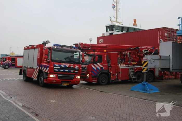 Persoon ernstig gewond na val in ruim van schip