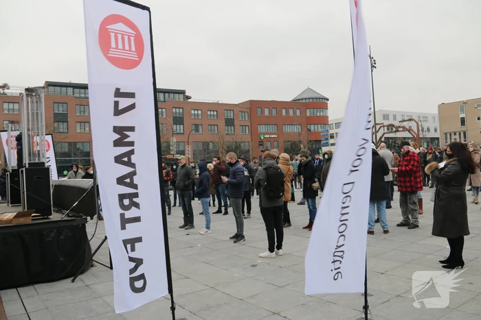 Thierry Baudet bij campagne Forum voor Democratie bij het stadhuis in Doetinchem