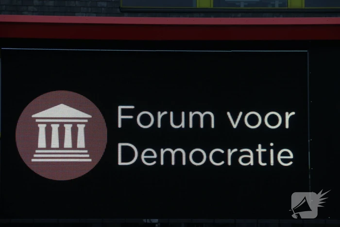 Thierry Baudet bij campagne Forum voor Democratie bij het stadhuis in Doetinchem