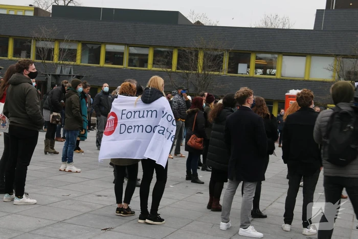 Thierry Baudet bij campagne Forum voor Democratie bij het stadhuis in Doetinchem