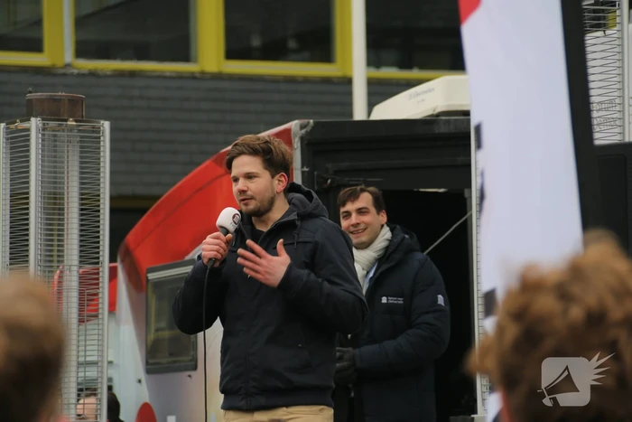 Thierry Baudet bij campagne Forum voor Democratie bij het stadhuis in Doetinchem