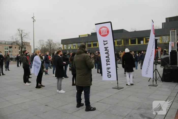 Thierry Baudet bij campagne Forum voor Democratie bij het stadhuis in Doetinchem