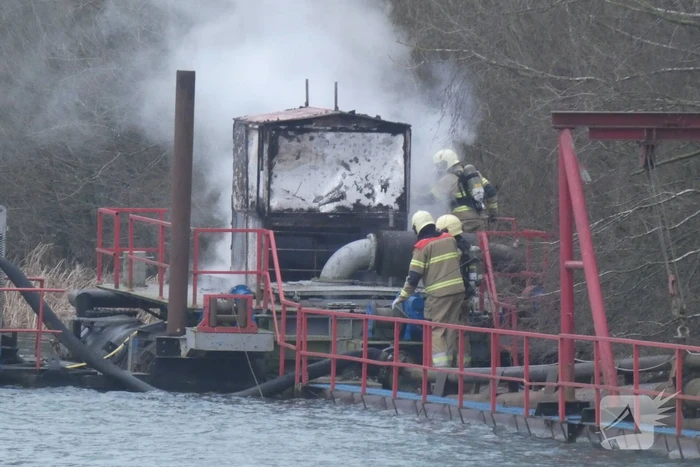 Boot volledig uitgebrand