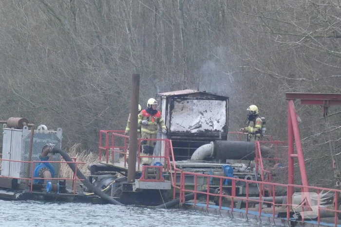 Boot volledig uitgebrand