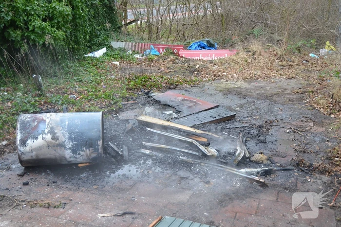 Hoopje afval in brand