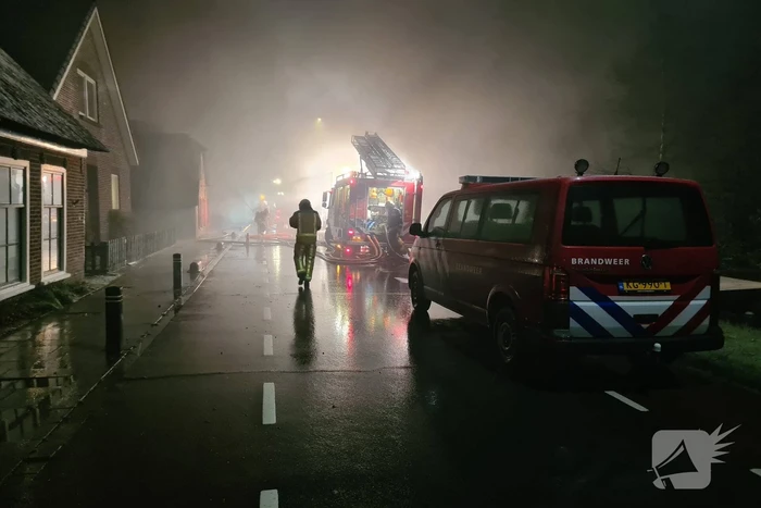 Grote uitslaande brand in café