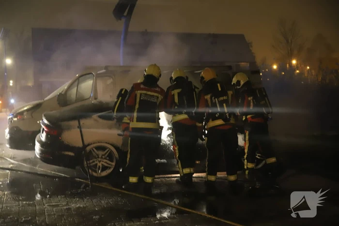 Auto verwoest door brand