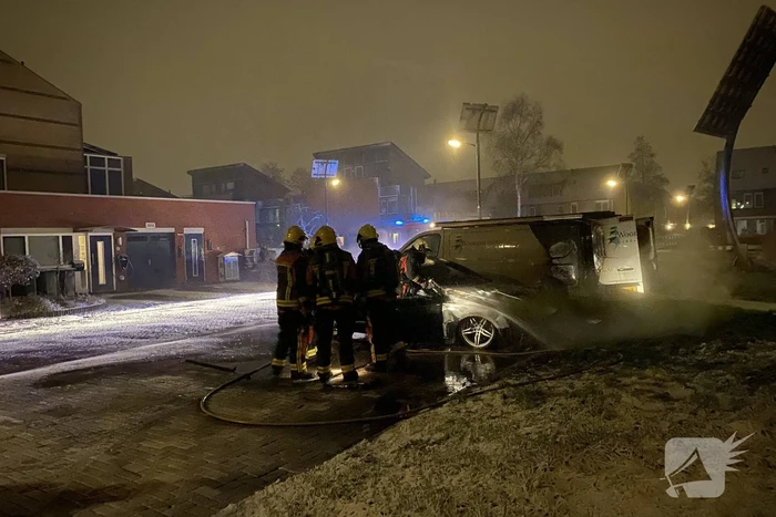 Auto verwoest door brand