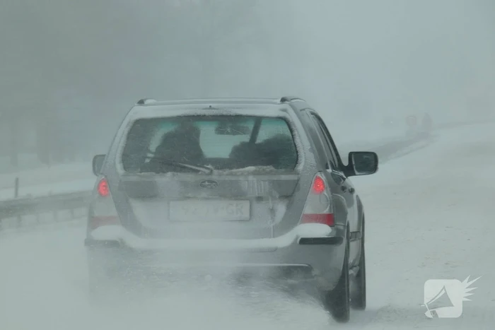 Nederland ontwaakt onder deken van sneeuw