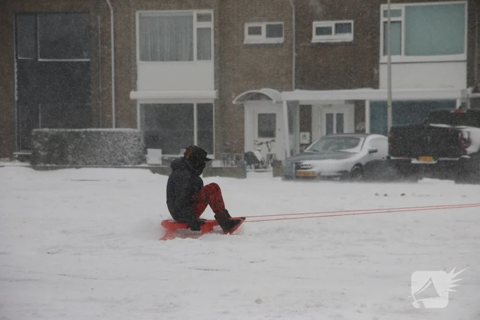 Veel sneeuwpret en glijpartijen ondanks code rood