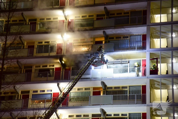 Flatwoning verwoest door uitslaande brand