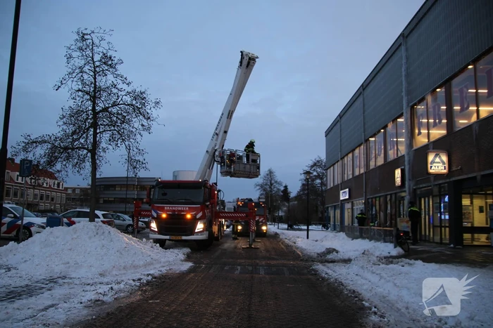 Aldi tijdelijk afgesloten wegens vallend ijs