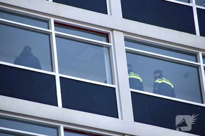 Politie ontdekt kwekerij in Serviceflat Cronestein