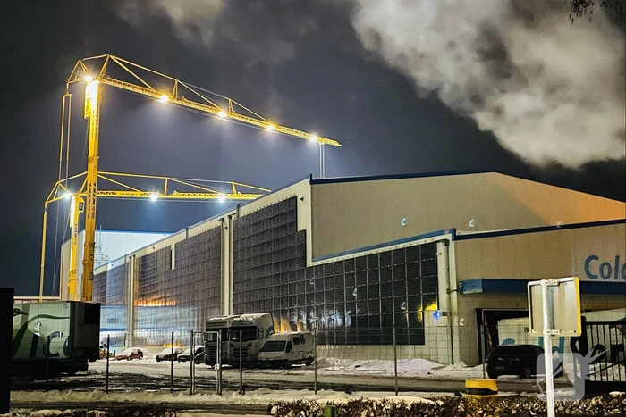 Dak van ColdService staat op instorten na sneeuwval