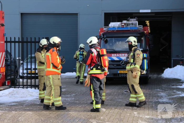 Brand op dak van Benel