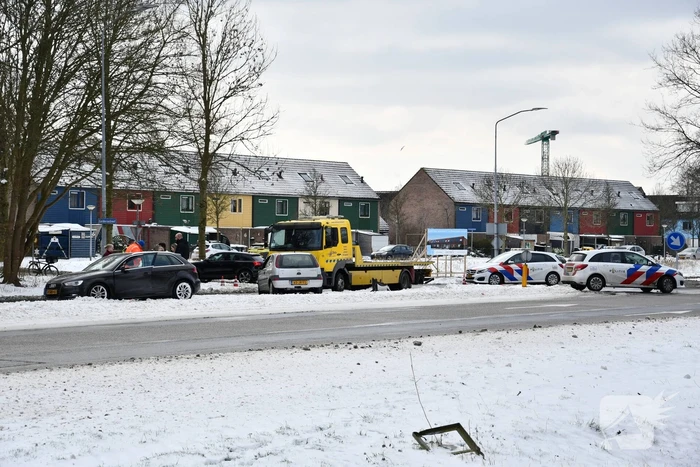 Flinke schade bij aanrijding tussen twee auto's