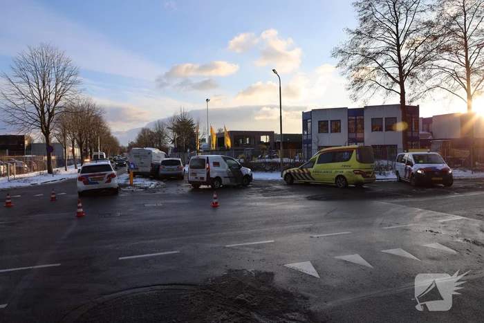 Botsen op kruising bedrijventerrein De Hoef