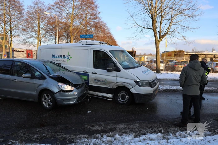 Botsen op kruising bedrijventerrein De Hoef