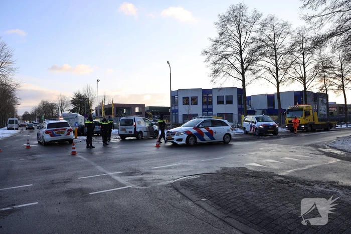 Botsen op kruising bedrijventerrein De Hoef