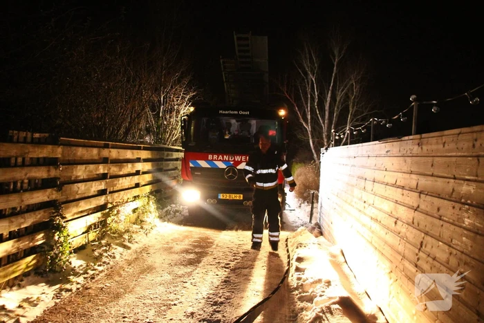 Kachel in brand in chalet