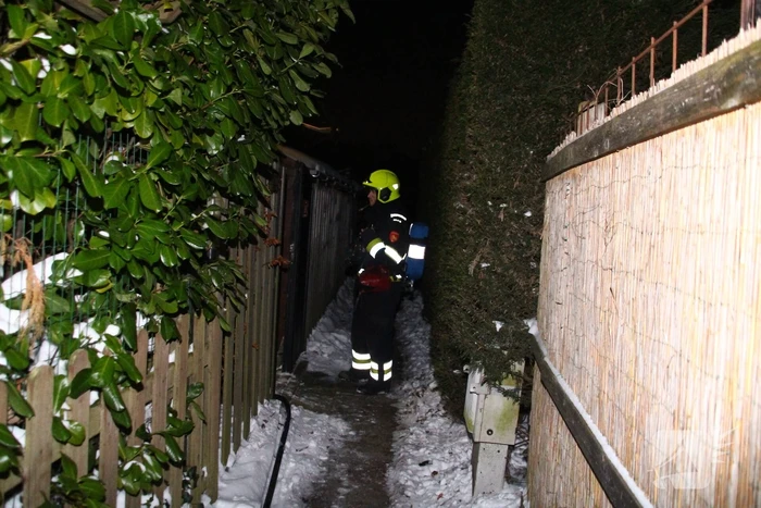 Kachel in brand in chalet