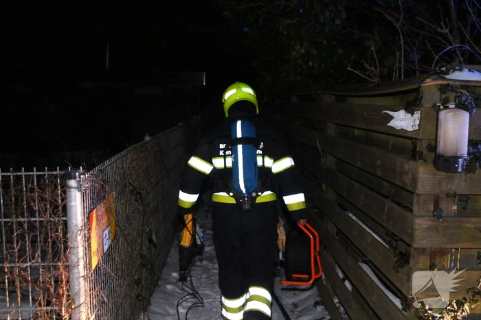 Kachel in brand in chalet
