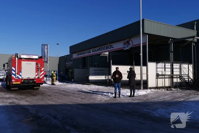 Carwash gesloten door ingestort dak