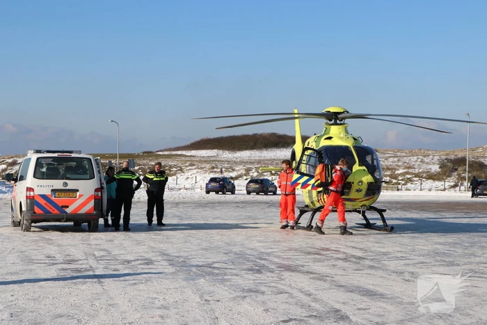 Traumahelikopter landt bij KNRM voor incident in woning