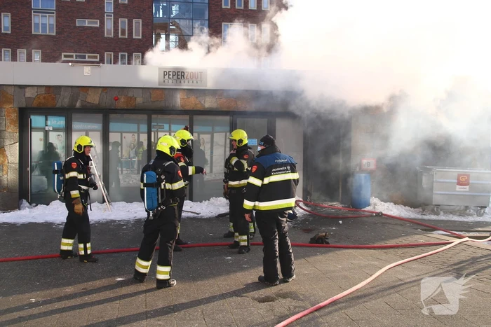 Dikke rookwolken bij brand in restaurant PeperZout