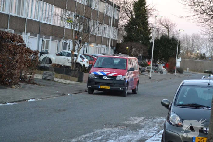 Brandweer doet onderzoek in woning na afgaan na alarm