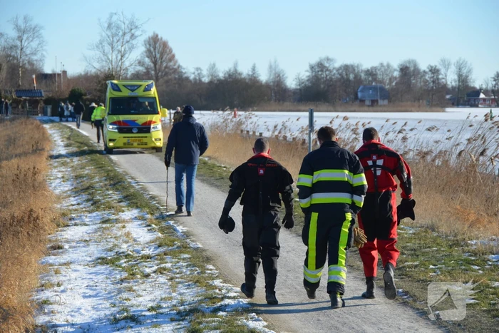 Gewonde met helikopter van ijs gered